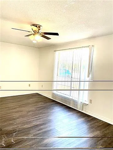 4 bed, 2.5 bath, 1200 sqft, $1,500 — Photo 2