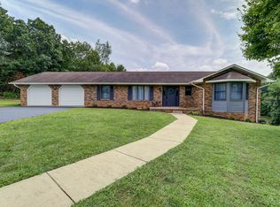 135 Clark Ln, Bristol, TN 37620