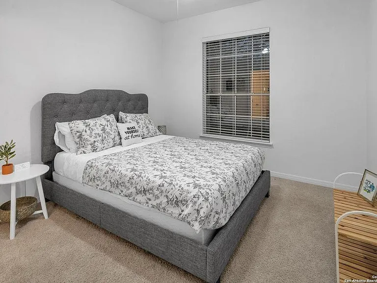 26022 Cuyahoga Cir — Photo 18
