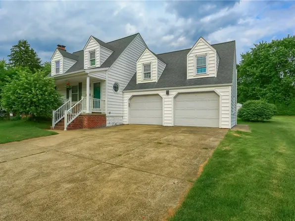 580 Lyle Dr, Hermitage, PA 16148