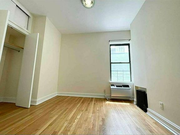 4th image of 211 E 81st St #4B