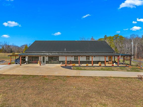 3rd image of 559 Morie Rd