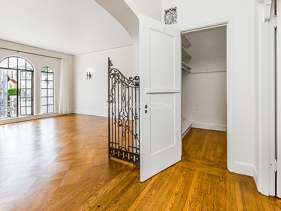 3rd image of 1236 Francisco St APT 1