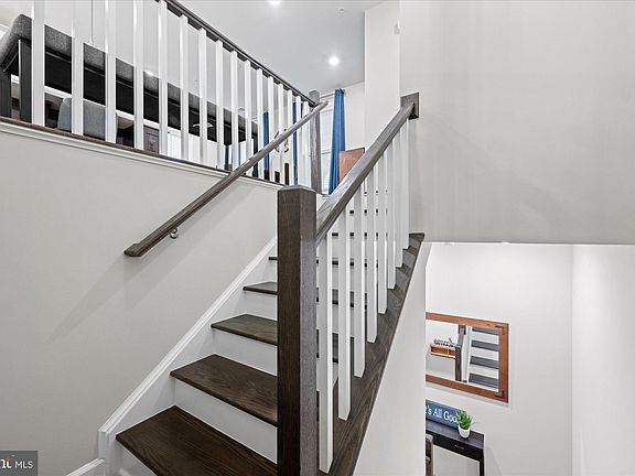 5th image of 44680 Provincetown Dr