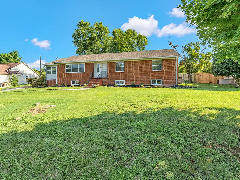 217 Buckingham Dr — Photo 5