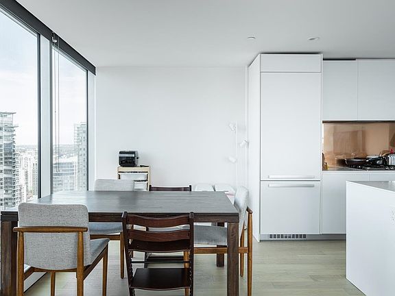 5th image of 1480 Howe St #4206