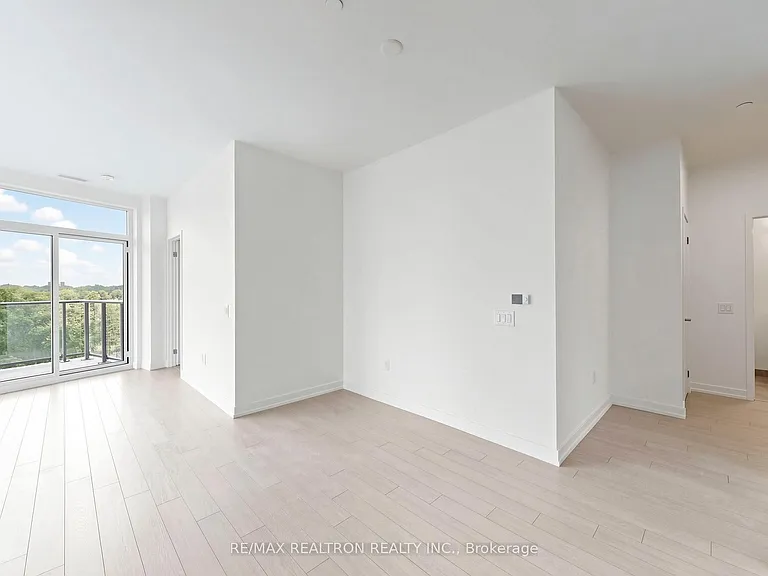 4010 Eglinton Ave W #702 — Photo 10
