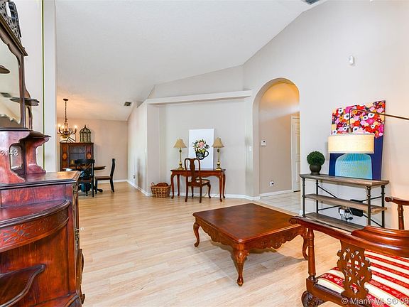 5th image of 5807 SW 89th Ln