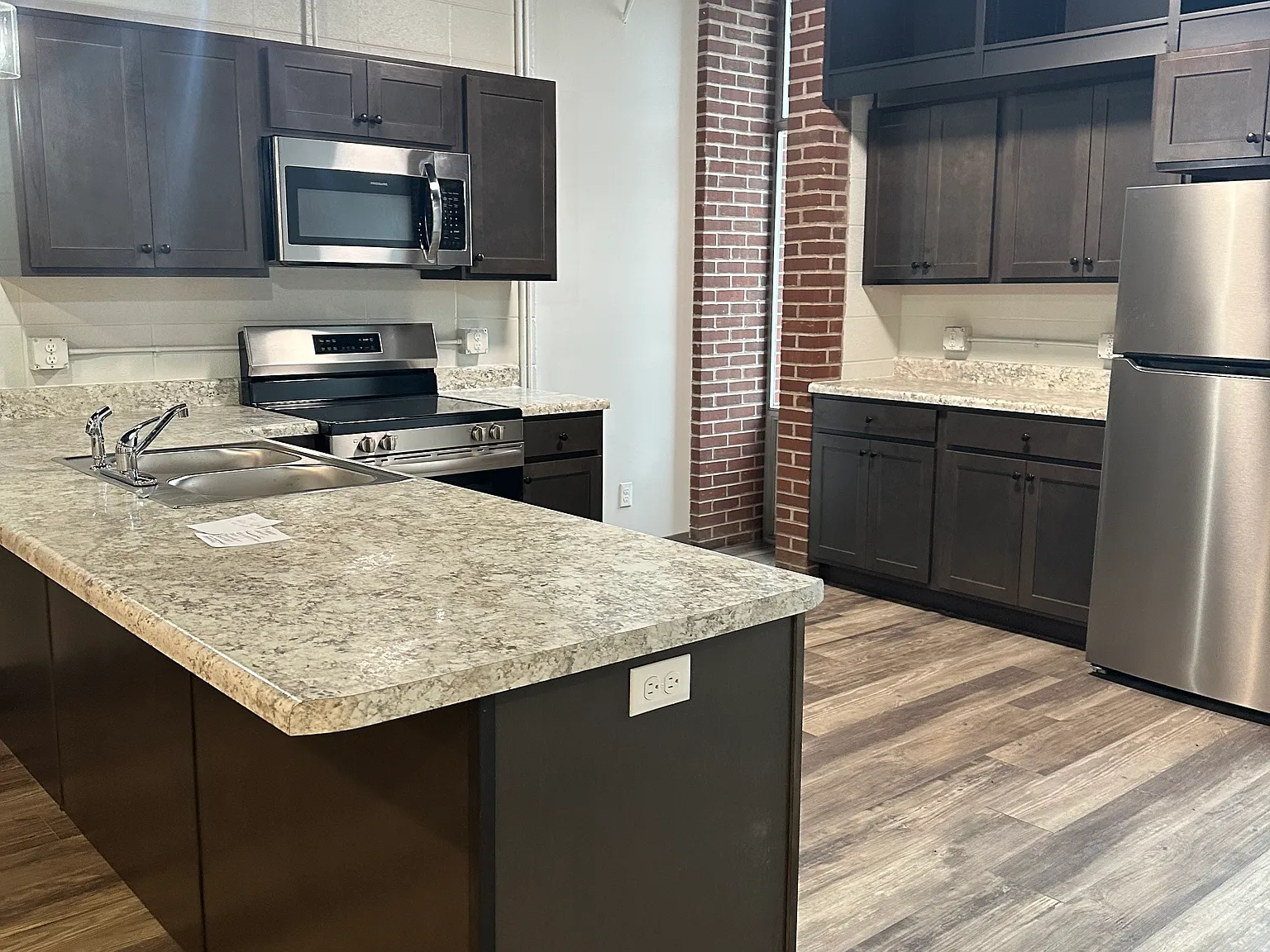 Rosedale Apartment — Photo 2