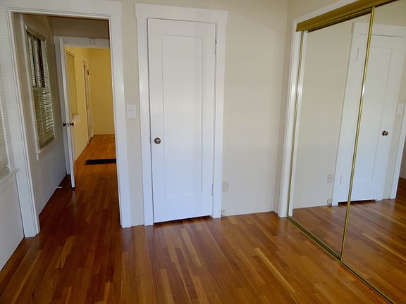 5th image of 112 University Ave APT 4