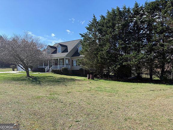 5th image of 2458 Post Rd