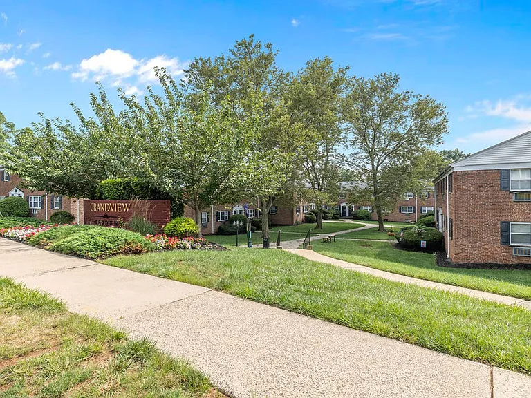 Grandview Gardens — Photo 15