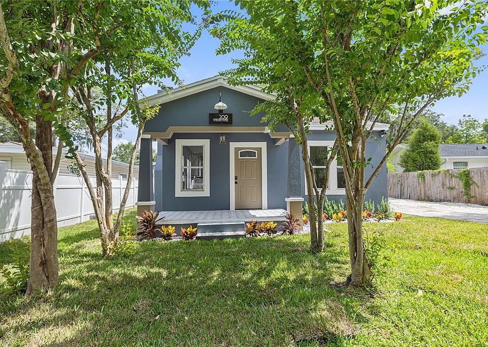 1st image of 209 W IDLEWILD AVENUE