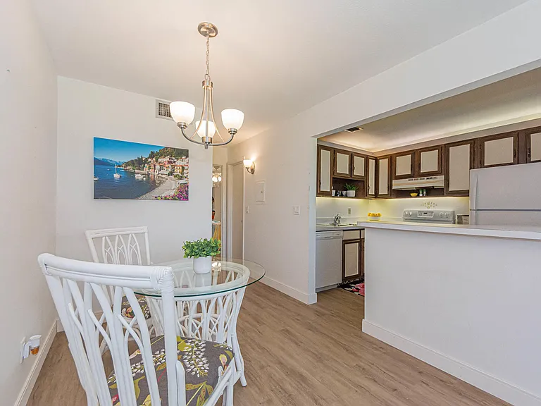 60 Woodland Dr #204 — Photo 5