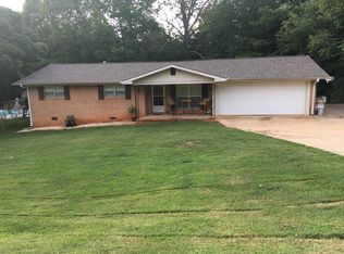 2034 Willow Rd, Gainesville, GA 30507