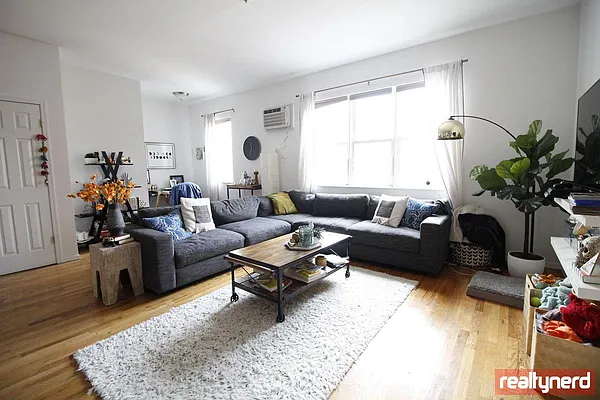 Rented by Realty Nerd | media 43