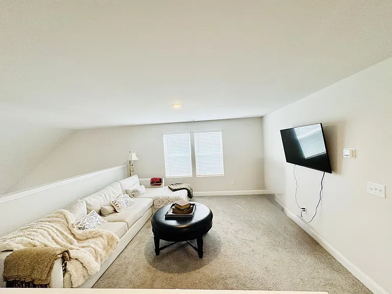 2464 Campton Loop — Photo 33