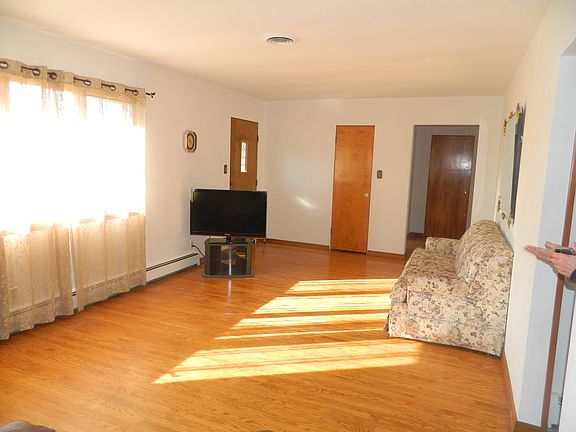 3rd image of 808 South St