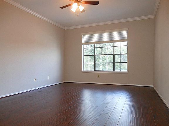 5th image of 2255 Braeswood Park Dr APT 168