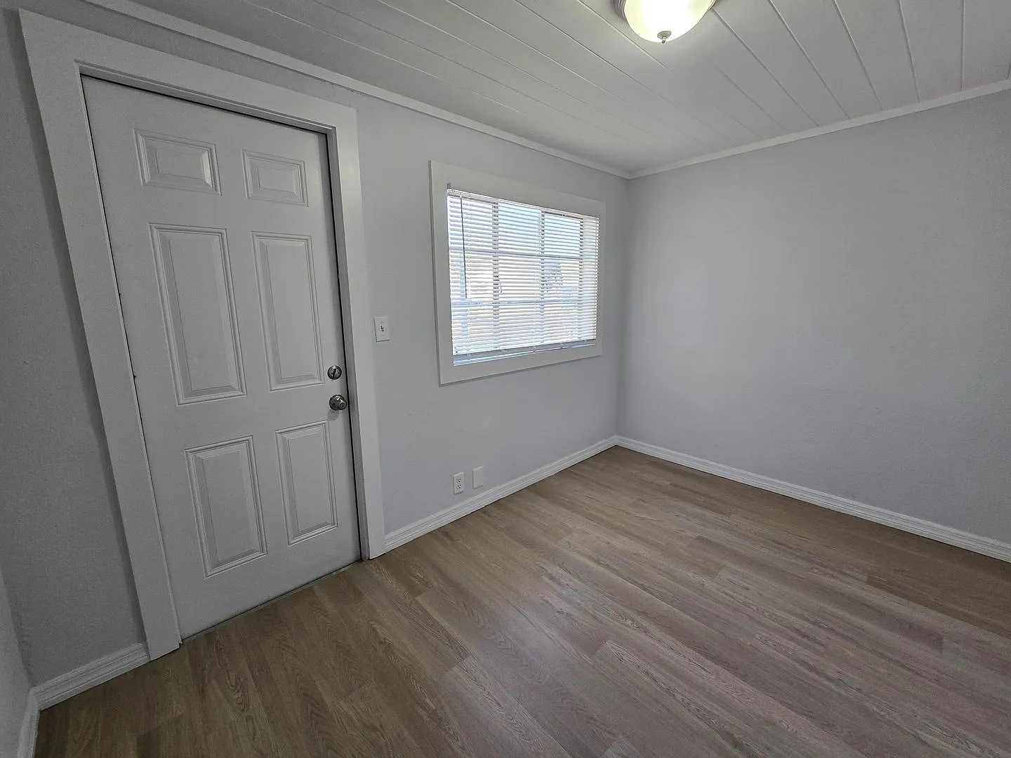 Nicely Updated 2BR Home Near Downtown Sarasota with Large Lot! — Photo 3