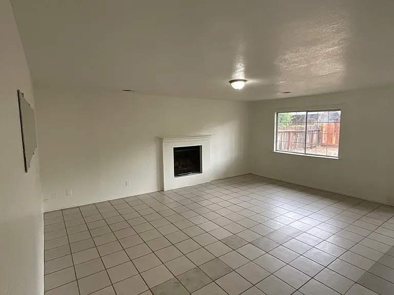 1201 Toronado Dr — Photo 3