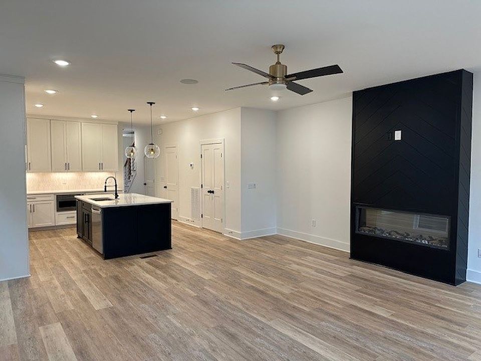 1st image of 1301 Katie Ave #1303B