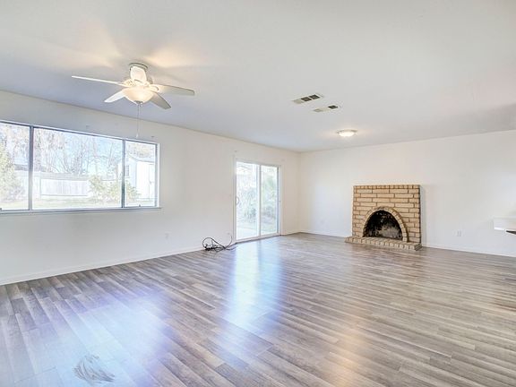5th image of 4085 Alta Lorraine Way