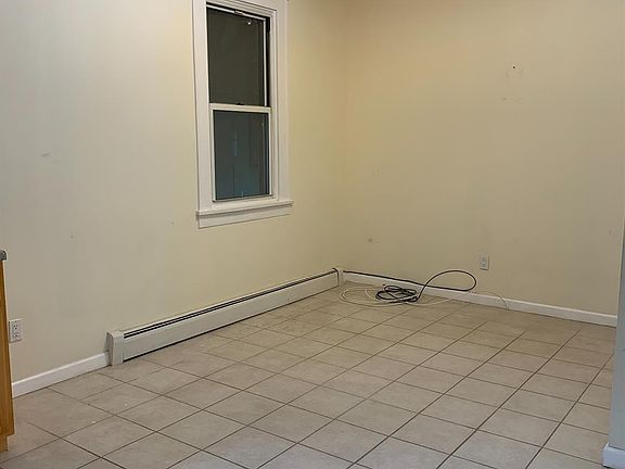 3rd image of 134 Ambrose St