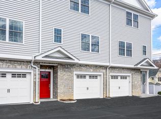6 Beacon Sq #1, Fairfield, CT 06825