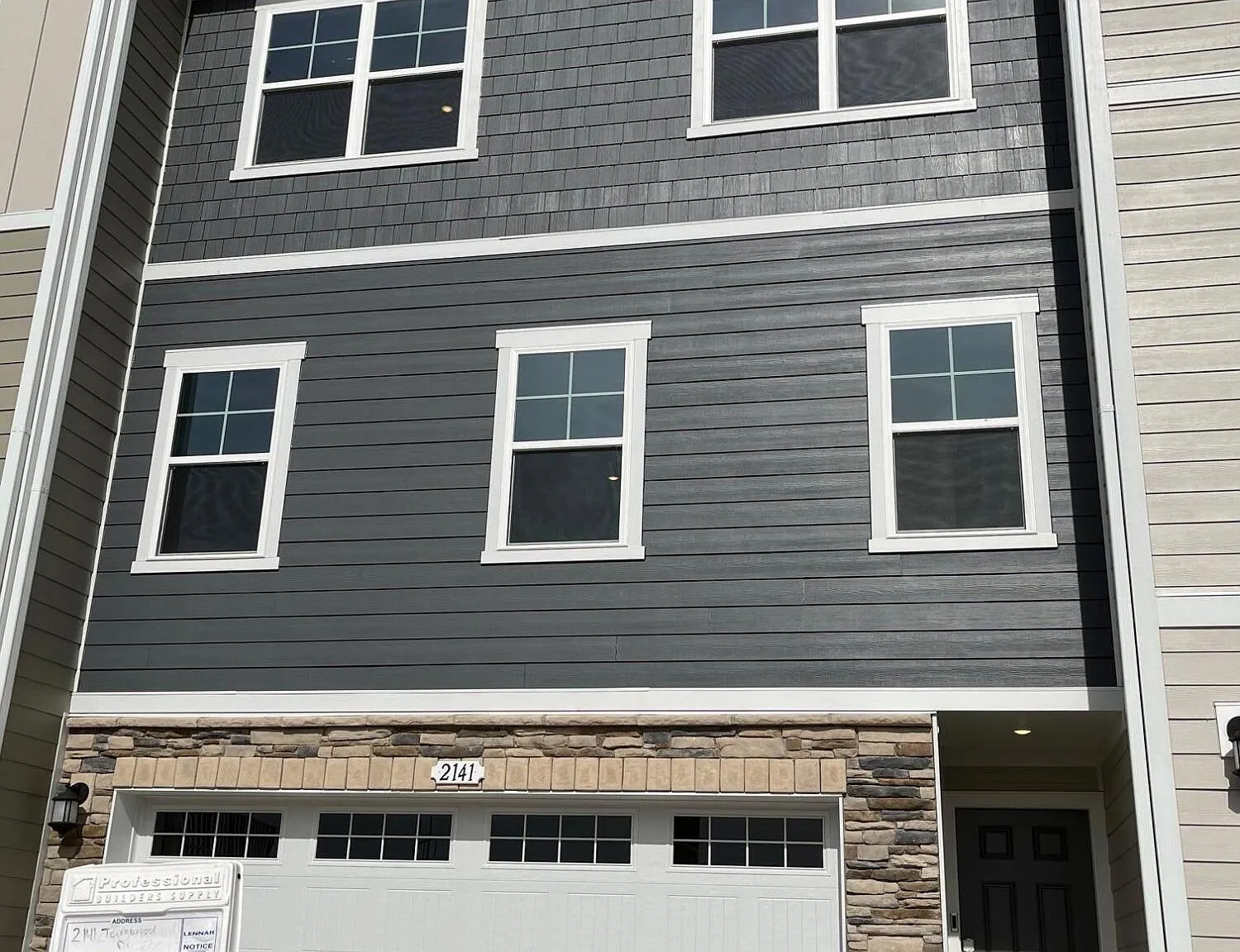 4 bed, 3.5 bath, 2406 sqft, $2,395 — Photo 1