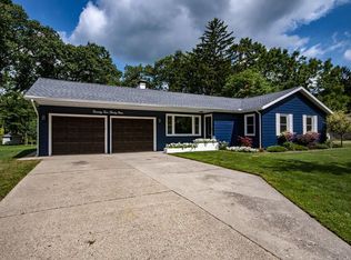 2234 Broadmoor Dr, Elkhart, IN 46514
