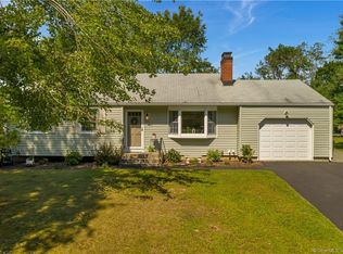 31 Millwood Dr, Branford, CT 06405