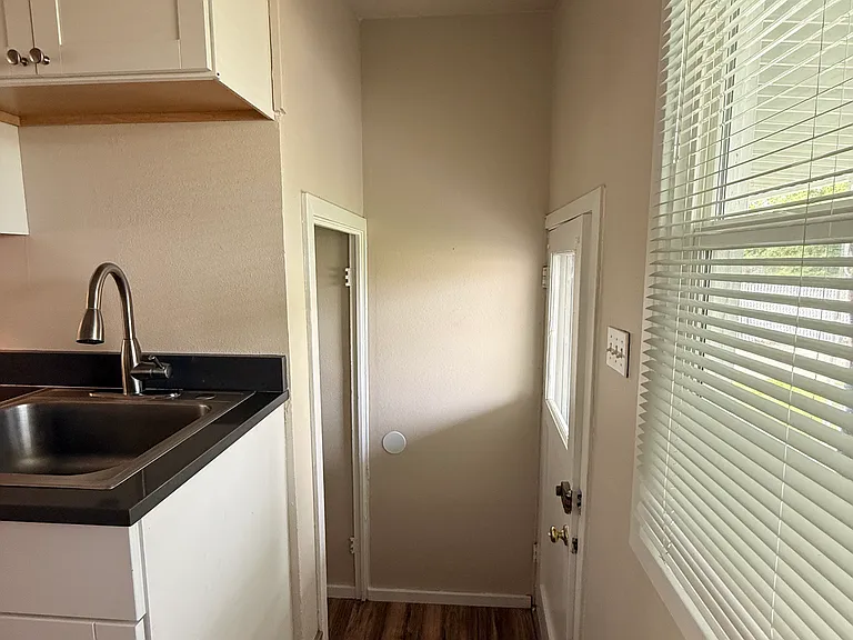 1520 Mahan Ave — Photo 13