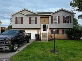 16 Ash Dr, Littlestown, PA 17340