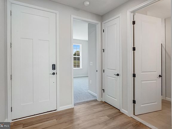 5th image of 4143 Foxhaven Dr