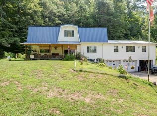 9213 Charleston Rd, Walton, WV 25286