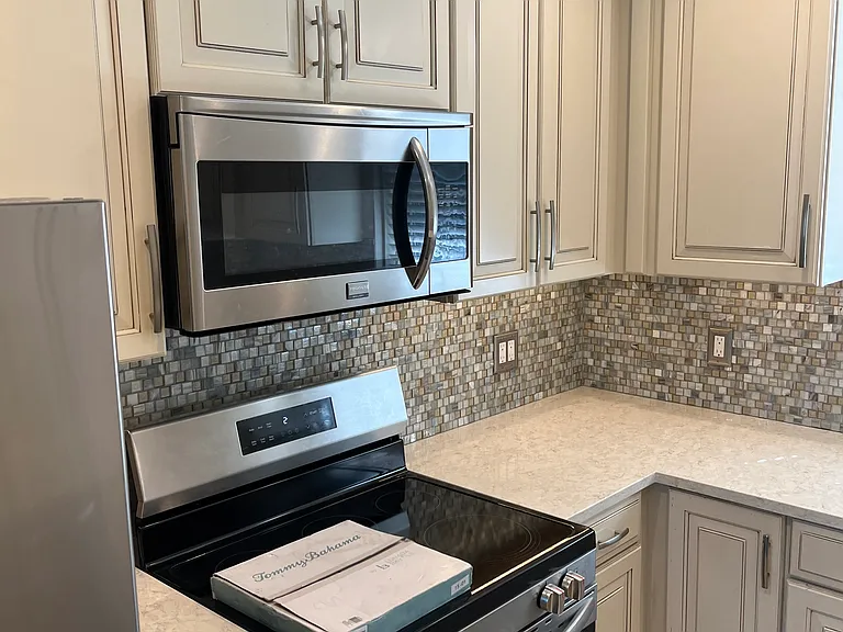 2088 Sunnyside Pl — Photo 3