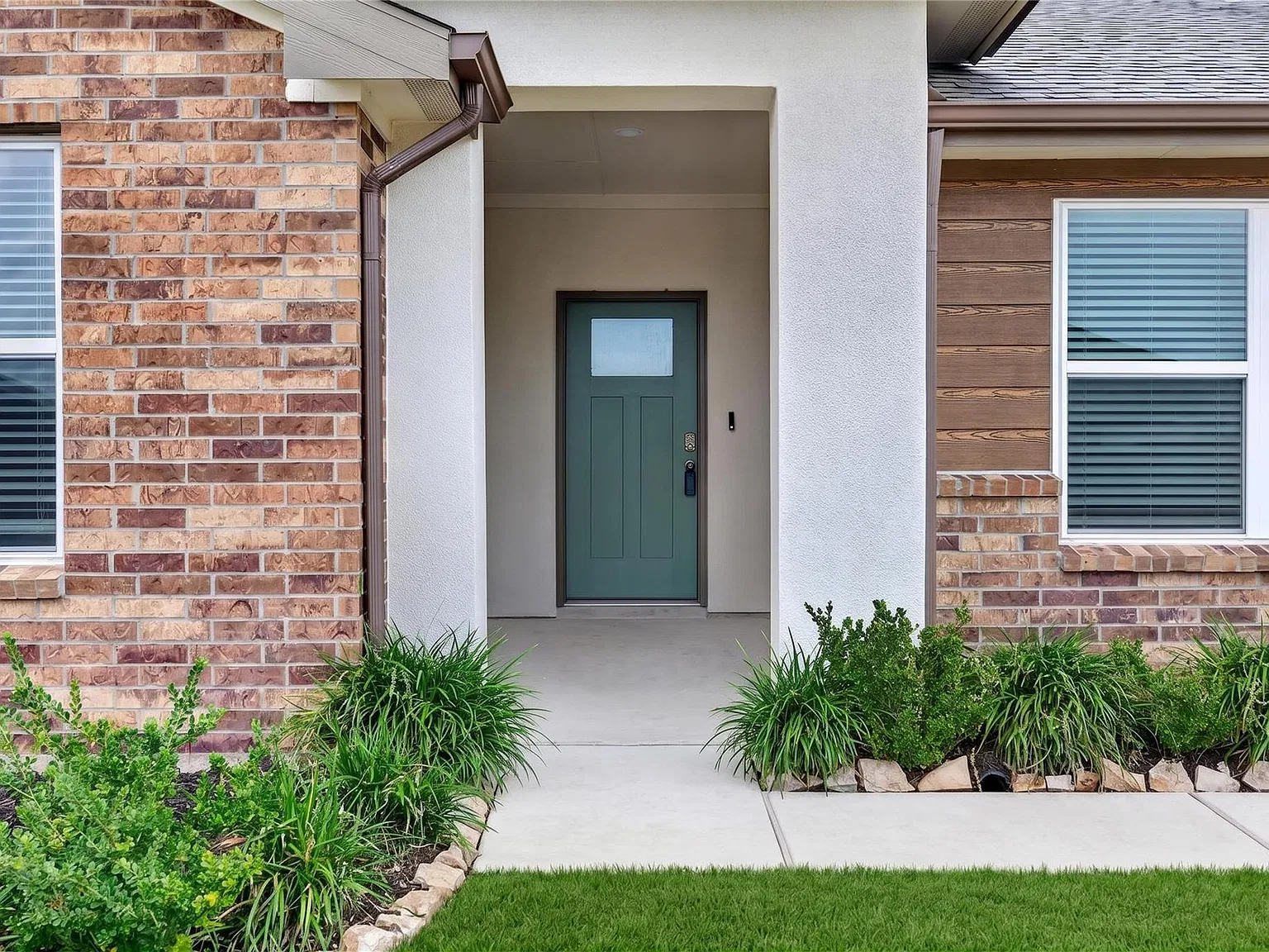 4 bed, 2.0 bath, 2146 sqft, $2,450 — Photo 4