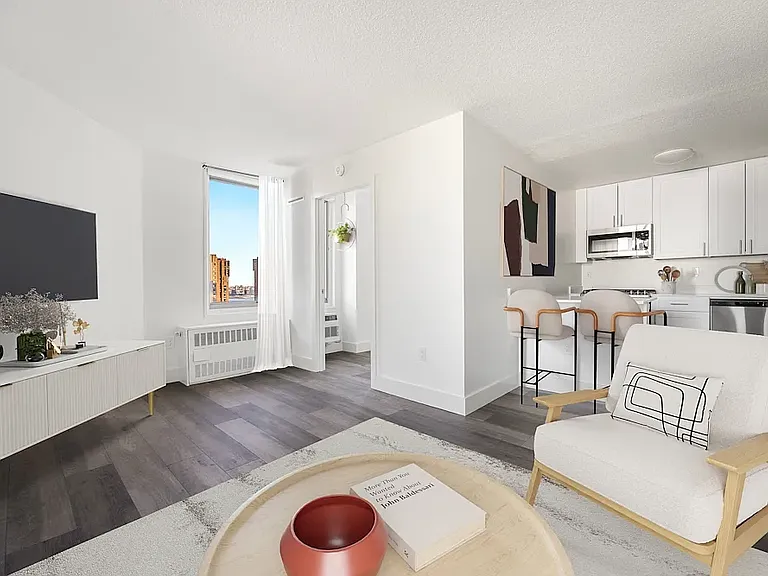 470 2nd Ave #2F — Photo 1
