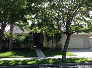 1726 Mills Dr, Los Banos, CA 93635