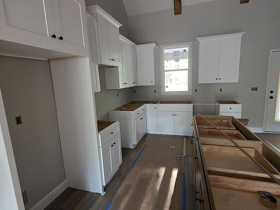 5th image of 486 Bob Thomas Rd