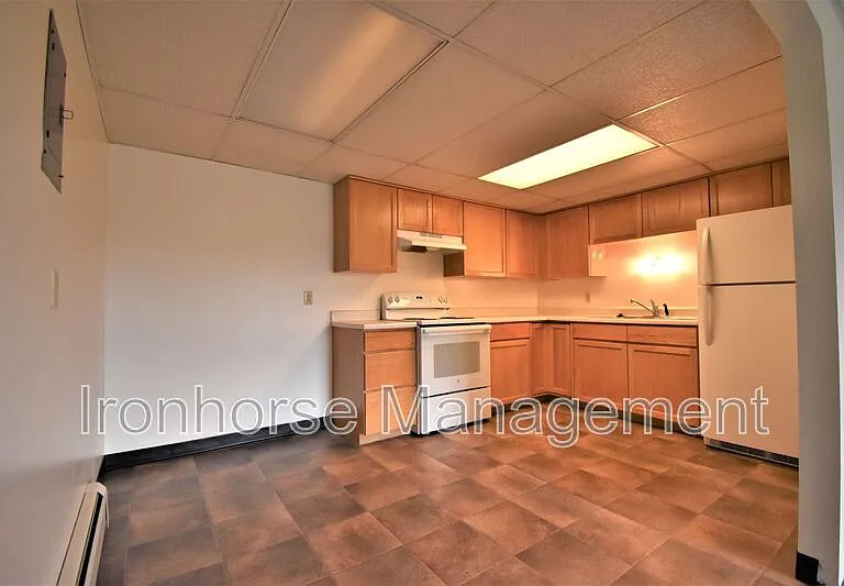 805 W Villard St #7 — Photo 6