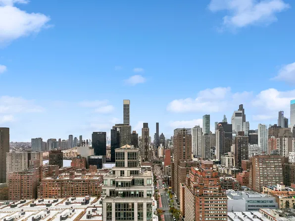 400 East 67th Street image 3 of 29