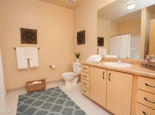 3468 J St #2, Sacramento, CA 95816
