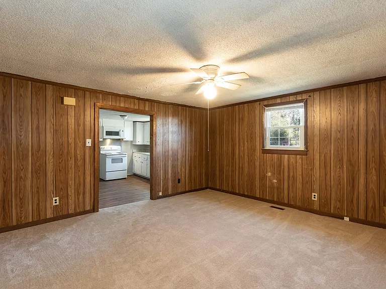 307 Olivia Ln — Photo 11