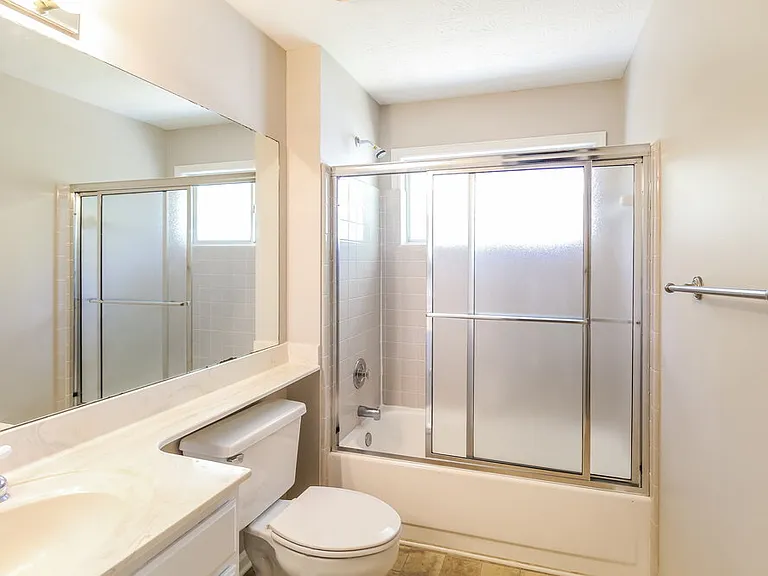 2915 Emerson Lake Dr — Photo 22
