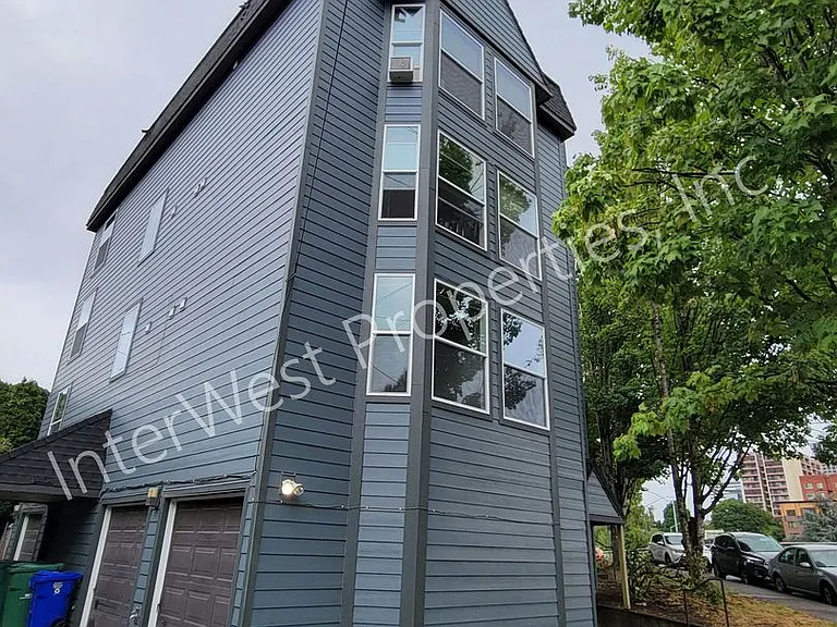 1525 SW 14th Ave — Photo 3