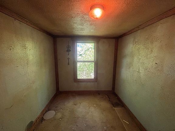 5th image of 24 S Hickory Ave