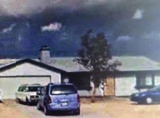 10631 Chipmunk Rd, Apple Valley, CA 92308