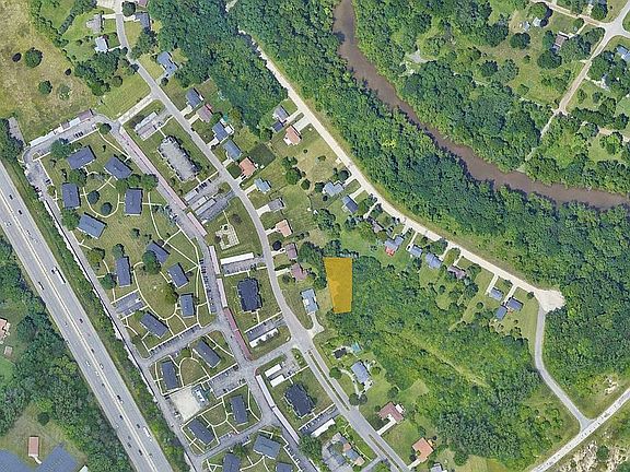 4th image of River Point Dr
